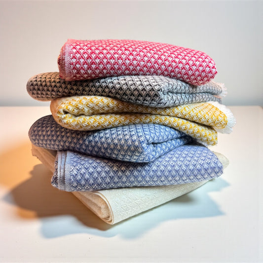 Geometric Handwoven 8-Ply Cashmere Shawl– Soft, Warm & Timeless