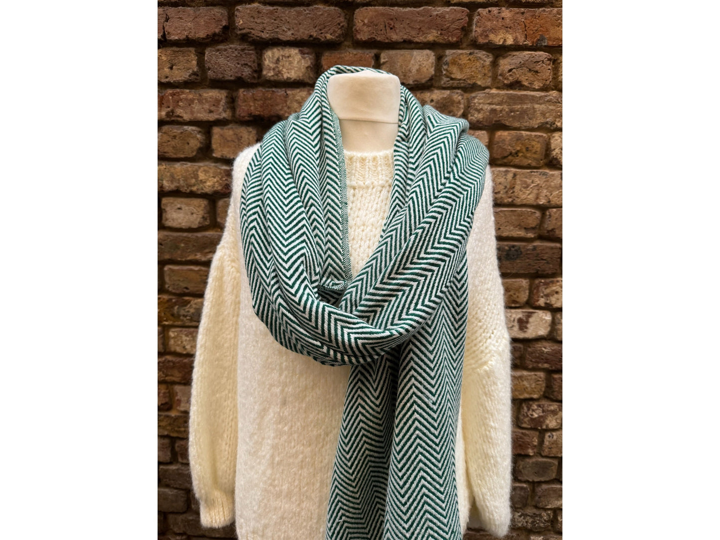 Herringbone Heritage – Handwoven Cashmere Blend Scarf